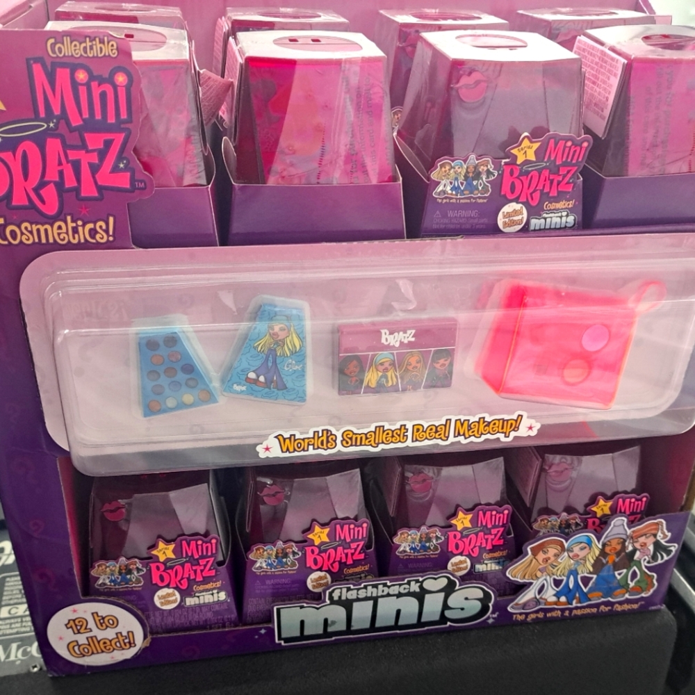 16 pk Mini bratz cosmetics Series 1